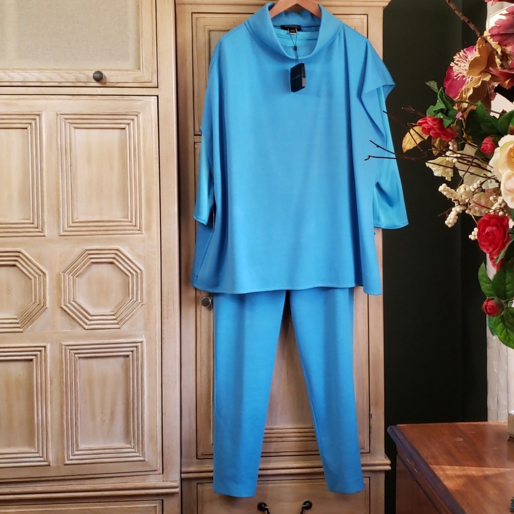 St John's womans suit